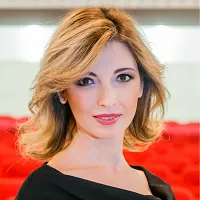 Dra. Helena Lopez Casares Pertusa