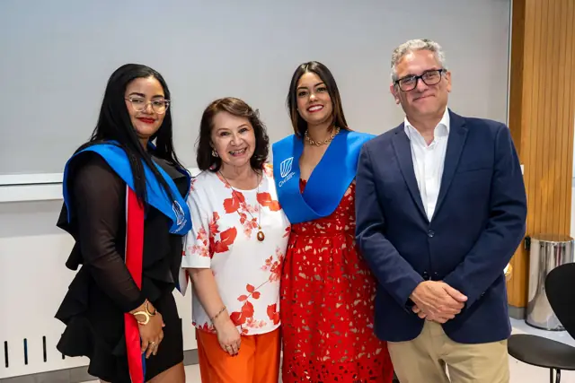 Graduadas con la dirección de CMI