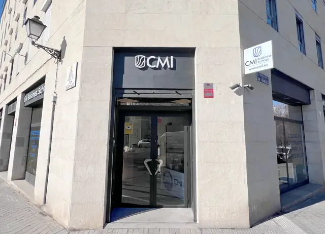 Entrada principal de CMI en Gran Vía de San Francisco